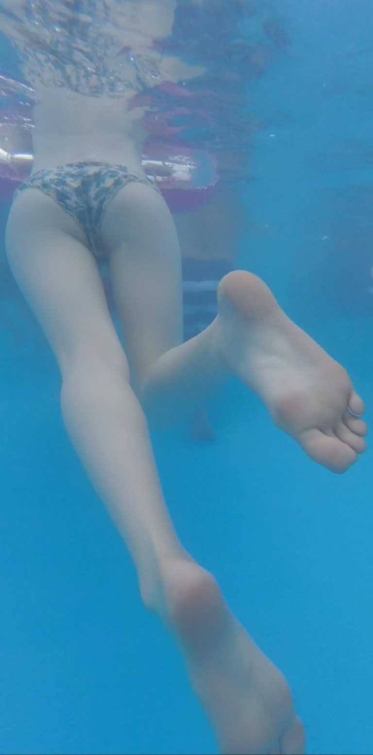 Underwater Creepshot Compilation #7