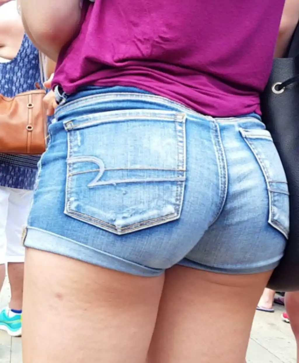 Brunette Teen Creepshot Perfect Ass