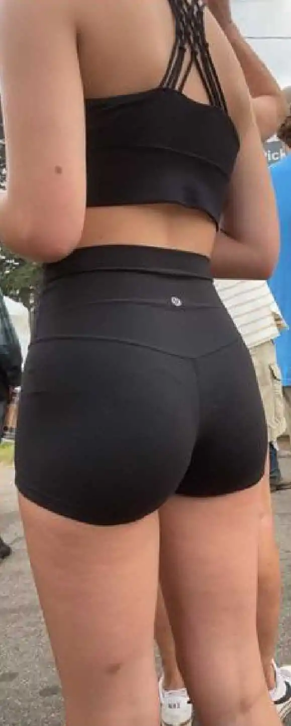 Sexy Barbie Teen In Shorts Creepshot