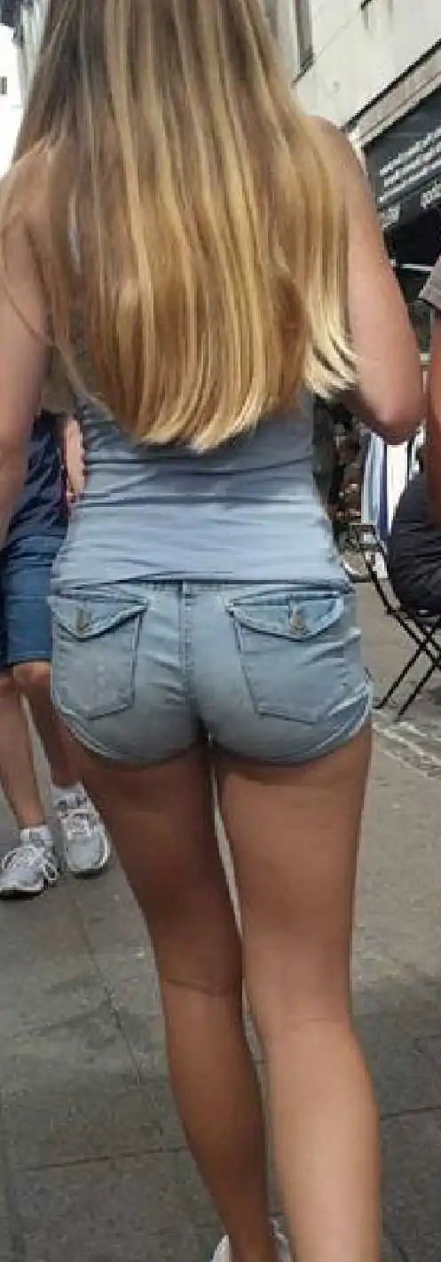 Epic Ass Blonde Teenie Creepshot