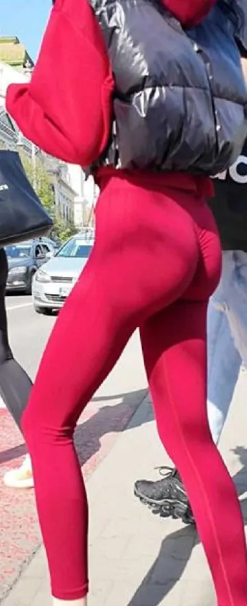 Skinny Teen In Red Leggings Creepshot