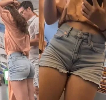 Teen Tourist In Paris Subway