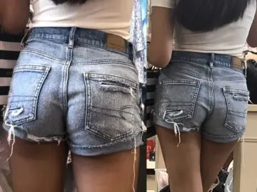 Brunette Teen Creepshot In Denim Shorts